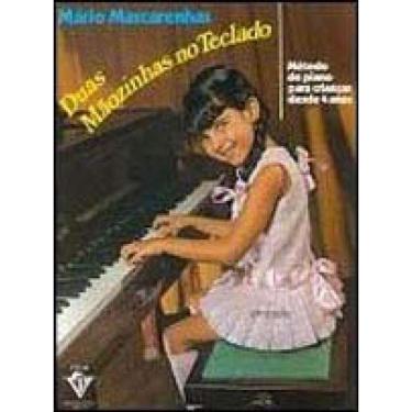 Imagem de Duas Mãozinhas No Teclado