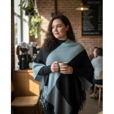 Imagem de Poncho Plus Size Feminino de Lã tricot Inverno com Franjas Tamanho:GGC