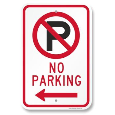 Imagem de SmartSign Placa de metal sem estacionamento de 45 x 30 cm com seta para a esquerda, composto de alumínio durável de 120 mm (ACM), material reflexivo de grau de engenheiro, vermelho/preto sobre branco,