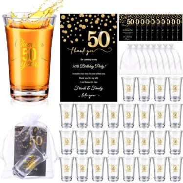 Imagem de FillTouch 50 conjuntos de lembrancinhas de festa de aniversário para convidados a granel, 40 g Cheers to 40/45/50/55/60/65 anos copos de plástico personalizados com cartões de agradecimento saco de