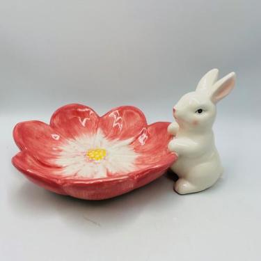 Imagem de Porta Doce Flor com Coelho em Cerâmica Rosa 13,8x27cm - ROJEMAC