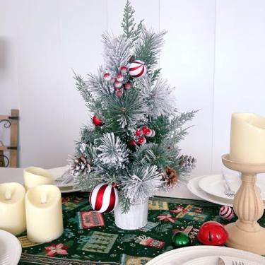 Imagem de Egolot Árvore de Natal de mesa com neve e bolas brancas vermelhas para decoração de casa, árvore pequena de mesa de Natal para ambientes internos e externos, frutas vermelhas e pinha, árvore pequena