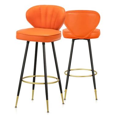 Imagem de MoNiBloom Conjunto elegante de 2 banquetas de bar modernas, cadeiras de balcão laranja de 76 cm com apoio para os pés dourado, estofadas em couro PU para ilha de bancada, bar de casa e sala de jantar