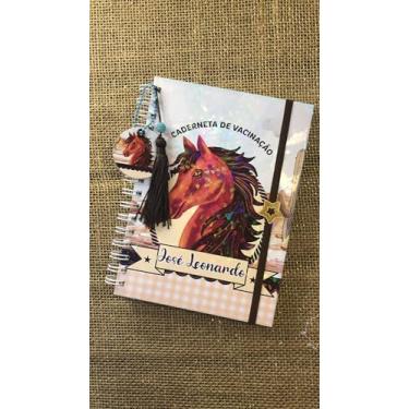 Imagem de Caderneta de Saúde Infantil Personalizada, Tema Cavalinho, Capa Holográfica, A5, com Chaveiro e Pingente