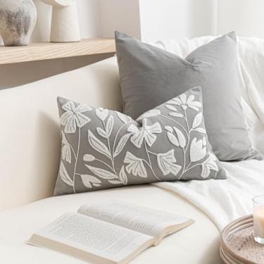 Imagem de BlissBlush Capa de almofada lombar 30,5 x 50,8 cm, fronha decorativa retangular cinza claro para sofá de sofá, almofada bordada de veludo com detalhes de fazenda (apenas capa)