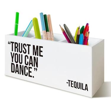 Imagem de YTRGI Organizador de lápis de tequila engraçado para mesa, presentes para amantes de tequila, presentes para amantes de coquetéis, placa de bloco de madeira para decoração de bar, cozinha, mesa