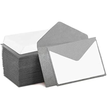 Imagem de Purple Q Crafts Mini envelopes prateados 10 cm x 7 cm envelopes de cartão de presente. Envelopes de cartão de visita/vale-presente de fácil vedação (pacote com 140 cartões)