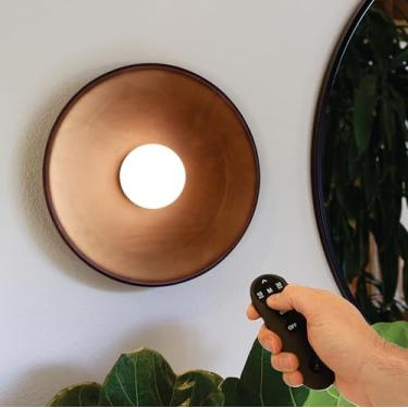 Imagem de Arandela de parede de madeira sem fio operada por bateria – Luzes de parede magnéticas e recarregáveis com controle remoto – Bateria de 10.000 mAh, iluminação para corredor, sala de jantar, sala de