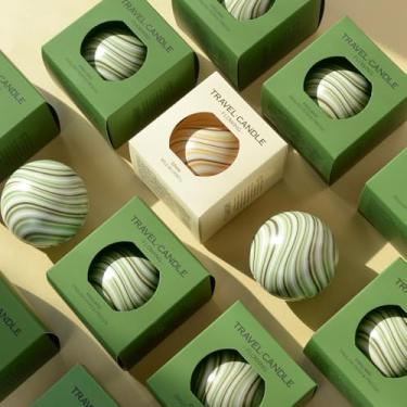 Imagem de Vela perfumada metálica floral, pacote com 2 latas de padrão curvado em esmeralda e ouro, vela decorativa de cera de soja sem fumaça para lembrancinhas de casamento, adereços fotográficos e vibrações