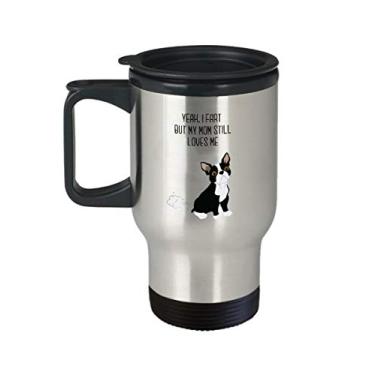 Imagem de Caneca de viagem Boston Terrier Fart – Yeah, I Fart But My Mom Still Loves Me – Chá engraçado de café de cacau quente – Ideia de de Natal