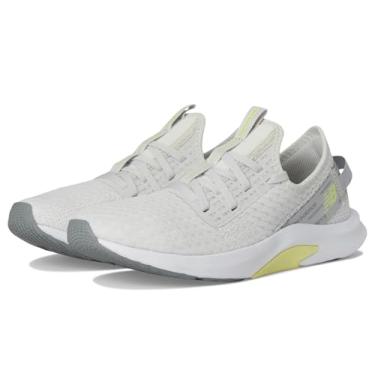 Imagem de New Balance Tênis feminino DynaSoft Nergize Sport V2 Cross Trainer, Matéria cinza/branco/luz clara, 10.5 Wide