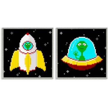 Imagem de Stupell Industries Pixel Alien Spaceships 2 peças de arte de parede giclée emoldurada cinza por June Erica Vess, 17 x 17