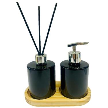 Imagem de Kit Lavabo Preto/Válvula Prata (Porta Sabonete Líquido e Difusor de Ambiente) - 400ml e bandeja invernizada em pínus