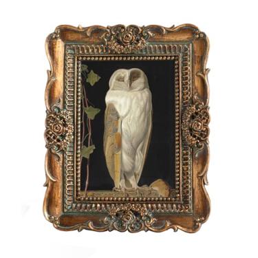 Imagem de VINLIFE Mini porta-retratos de 6 x 8 cm tamanho carteira vintage para parede e mesa, design ornamentado em ouro bronze antigo, decoração de parede vitoriana com flores em relevo