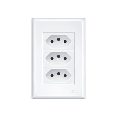 Imagem de Tomada Tripla Fame Evidence 2p+t 10a Com Placa 4x2 Branco