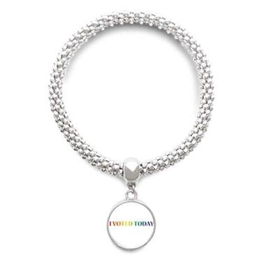 Imagem de DIYthinker LGBT Bracelete de prata com pingente de bandeira de arco-íris I Vote Today Bracelete ajustável