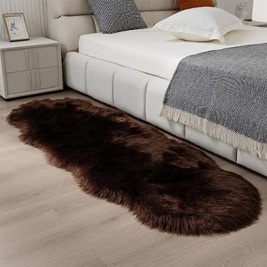 Imagem de CKLZSAY Tapete de pele sintética corredor de 0,6 x 1,8 m café - lavável na máquina, tapete felpudo supermacio, tapete de pele de carneiro, tapete felpudo para quarto, sofá, sala de estar, cabeceira