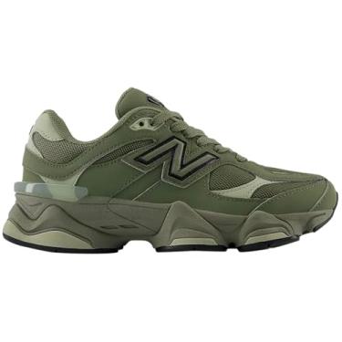 Imagem de Tênis New Balance 9060 para pré-adolescentes, Verde-oliva escuro, 6.5 Women/5 Men