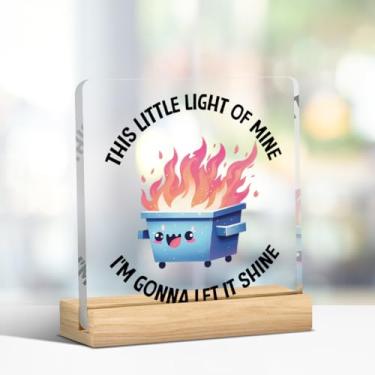 Imagem de Sassy Dumpster Fire Desk Decor - Presente de agradecimento engraçado perfeito para amigos do escritório - Essencial para festa de Natal - Acrílico 10 x 10 cm