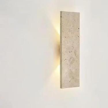 Imagem de Luminária de parede externa à prova d'água com efeito pedra natural, 18W LED, para quarto ou área externa.