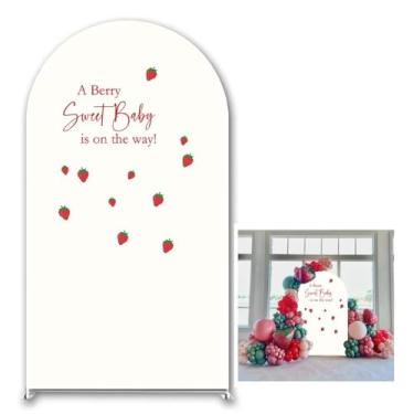 Imagem de KONPON A Berry Sweet Baby is on The Way! Capa de tecido arqueado branco com tema de morango elástico para meninas, suprimentos de decoração de festa de chá de bebê (apenas capa)