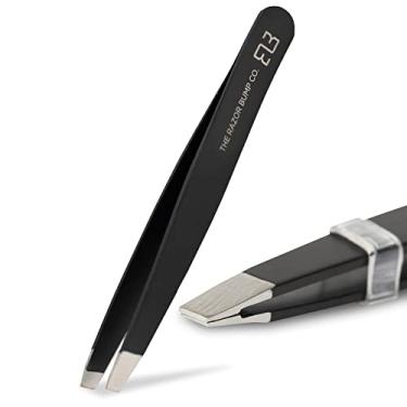 Imagem de Pinças inclinadas pela Razor Bump Co. | Aço inoxidável cirúrgico | Pinças profissionais para mulheres e homens | Melhor ferramenta de corte de lasca, facial, pêlos encravados, cílios e sobrancelhas de precisão (preto)