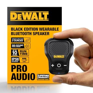 Imagem de DEWALT Alto-falante Bluetooth vestível (versão atualizada), alto-falante portátil resistente à água sem fio com clipe (não magnético), microfone integrado para música/chamadas sem as mãos,