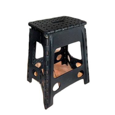 Imagem de Banqueta Dobrável Ideal Para Alcançar Objetos No Banheiro