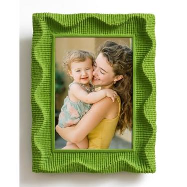 Imagem de FOLKOR Moldura para fotos 20 x 25 cm com suporte para exibição de parede de mesa, moldura ondulada para impressões artísticas, retratos de família, pinturas de paisagens, pôsteres, decoração de quarto