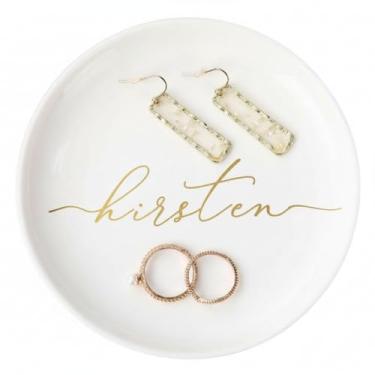 Imagem de LemonRoad Bandeja de joias de cerâmica, prato de joias personalizado com decalque de letra UV Prato decorativo para anéis, brincos, colares, pulseiras, chaves de relógio, para mulheres, presentes de