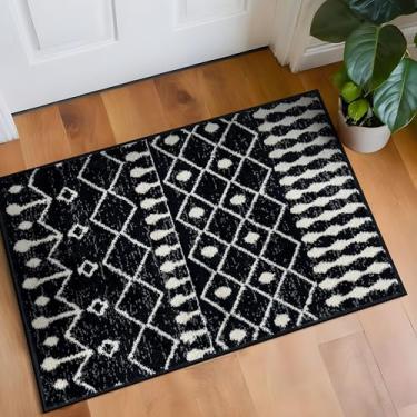 Imagem de Rugshop Tapete de área tribal Boho preto e branco – Tapete geométrico com padrão de diamante e listras para sala de estar, quarto ou entrada – Decoração de piso boêmia moderna e macia 6 cm x 7 cm