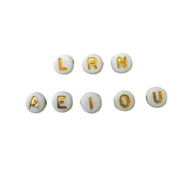 Imagem de Kit Miçangas 500 Letras vogais separadas + 75 letras L N R Bijuteria Missanga Artesanato (Branco e Dourado)