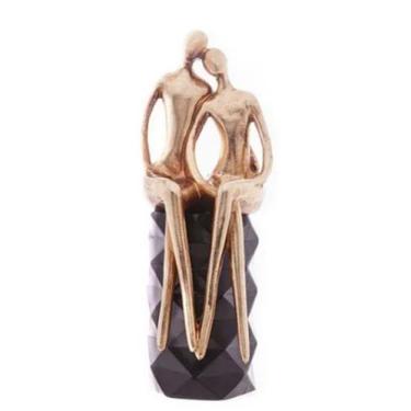 Imagem de Escultura Decorativa De Resina Casal Sentado Dourado E Preto - Rojemac
