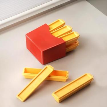 Imagem de Bandeja de gelo em forma de batata frita com caixa magnética de armazenamento – palitos de gelo finos para garrafas estreitas, 28 g por cubo, sem BPA