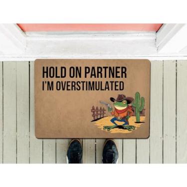 Imagem de Capacho engraçado de boas-vindas (23,6 x 39,9 cm) tapete traseiro de borracha antiderrapante pegadinha novidade presente caminho de entrada tapetes de cozinha porta da frente decoração de pátio (Hold