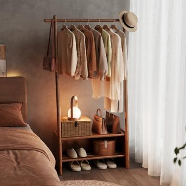 Imagem de DONGMUWUJEE Suporte para roupas de madeira maciça com prateleiras, suporte para pendurar roupas, suporte para pendurar com armazenamento de sapatos, suporte resistente para quarto, entrada, sala de