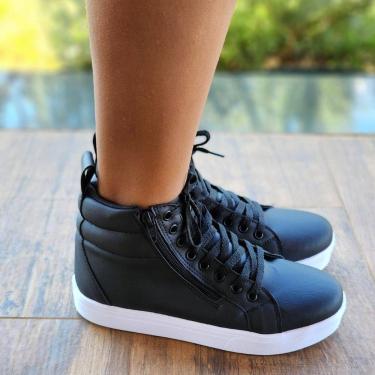 Imagem de Bota Feminina Preta Estilo Academia Com Solado De Borracha Anti-derrpante. Tenis Feminino Estilo Academia.