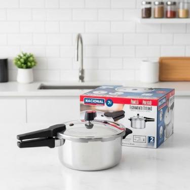 Imagem de Panela de Pressão 7 Litros Fechamento Externo em Alumínio Reforçado Cozimento Rápido e Seguro Alças Resistentes Ideal para Fogão a Gás e Elétrico | Alta Durabilidade e Praticidade na Cozinha