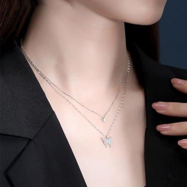 Imagem de Colar de coração de amor para mulheres - Pingente clássico de zircônia cúbica elegante com corrente de prata, colar de coração de cristal brilhante em caixa de joias de filme PE, 13.5 inches + 15.3