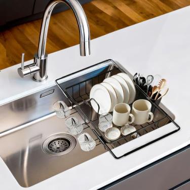 Imagem de KUK Escorredor de pratos na pia, escorredor de pratos expansível de aço inoxidável sobre a pia com suporte de talheres e porta-copos, grandes suportes de cozinha para pratos, legumes, frutas (preto)