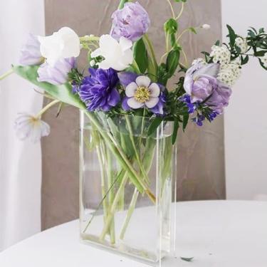 Imagem de Decoração de casa moderna: vaso de flores de livro transparente, suporte de flores de acrílico e organizador que economiza espaço