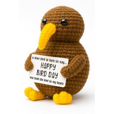 Imagem de Canmuchful Cute Crochet Kiwi Bird Figurine with Card – Funny Happy Birthday Gift, Handmade Positive Animal Collectible, Emotional Uplifting Desk Decor for Friends, Family & Loved Ones