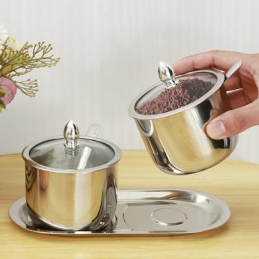 Imagem de DJAPWPX Conjunto de açucareiro de aço inoxidável com tampa de vidro, colher e bandeja, caixa de temperos, potes de condimentos, recipiente de açúcar, pote de tempero, recipiente de especiarias de