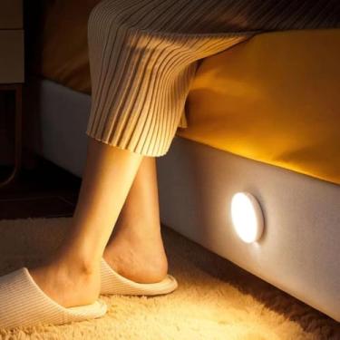 Imagem de Luminária LED com Sensor de Movimento Recarregável – Luz Quente, Sem Fio e Portátil – Iluminação Inteligente para Armários, Corredores e Quarto