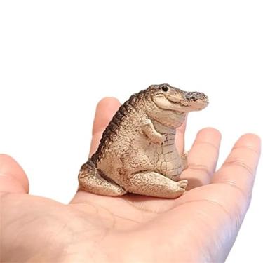 Imagem de Ornamento de estátua de bebê de jacaré, estatueta de jacaré de resina gordinha, decoração pequena de crocodilo, mini decoração de jardim de animais, estatueta de crocodilo feita à mão para coleção de