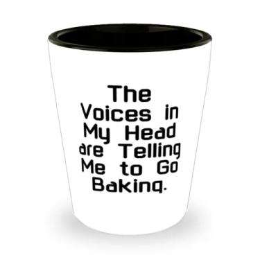 Imagem de Lindo copo de dose, The Voices in My Head are Telling Me to Go Baking, presente para amigos, presentes especiais de
