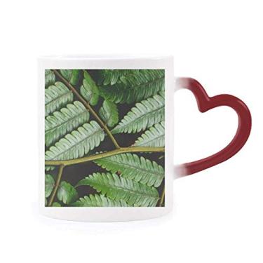 Imagem de Caneca de grés que muda de cor vermelha com foto natural de folhas
