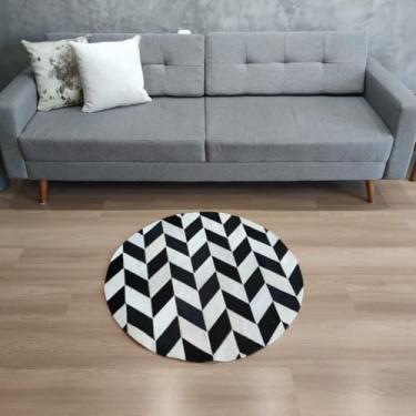 Imagem de Tapete De Couro Chevron 0,90m Preto E Branco
