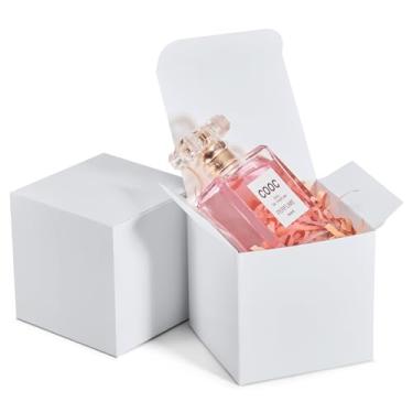 Imagem de MESHA Caixas de presente de papelão 7,6 x 7,6 x 7,6 cm com tampas, caixas de presente pequenas para presentes de dama de honra, presentes de padrinhos, cupcakes, artesanato, lembrancinhas de festa, lembrancinhas de casamento, chá de bebê/noiva, branco pacote com 100