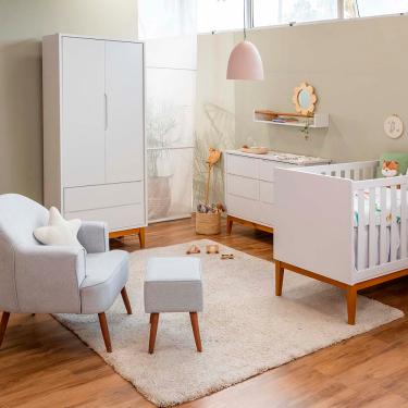 Imagem de Kit Quarto Infantil Theo com Pés Square Mel - Berço + Cômoda 6 Gavetas + Guarda-Roupa 2 Portas + Poltrona e Puff Capri - Branco Fosco